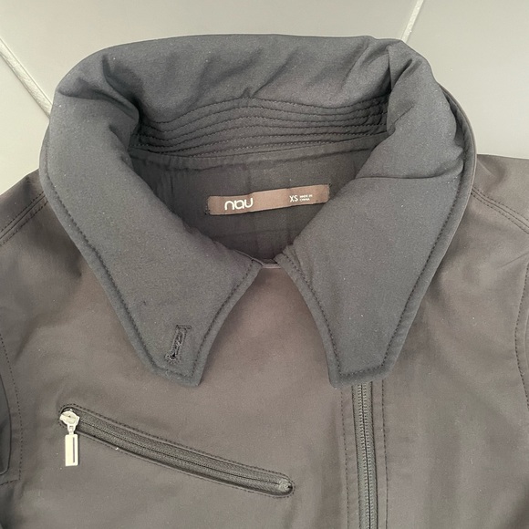 Nau Asymmetrical Trench - Picture 7 of 12